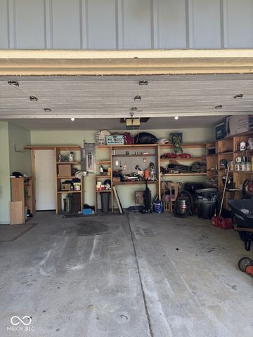 7832 Mallard Way, Indianapolis, IN 46256