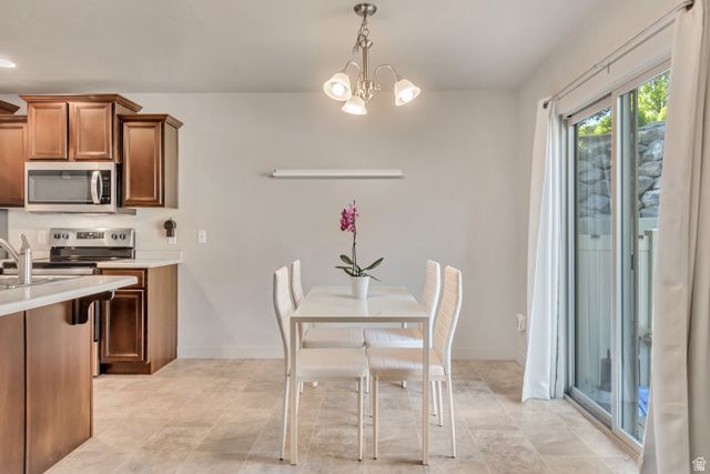 1643 N HOLLYHOCK, Farmington, UT 84025