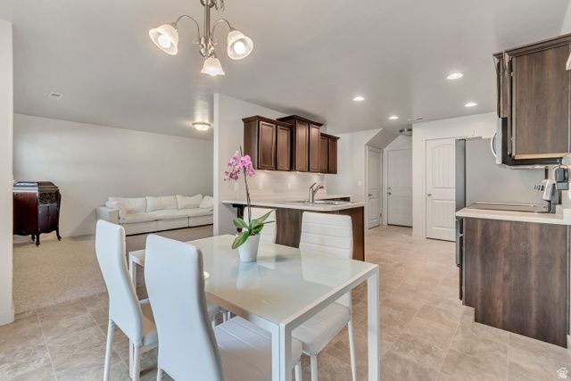 1643 N HOLLYHOCK, Farmington, UT 84025