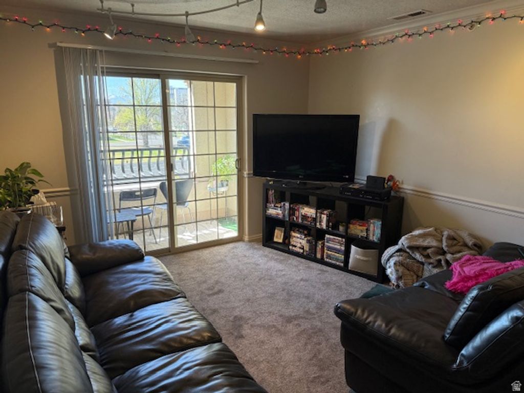 Image 2 of property listing at 567 N UNIVERSITY AVE #209, Provo, UT 84601