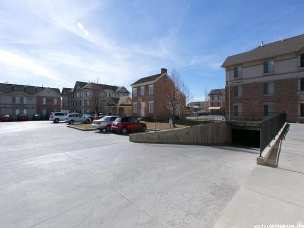 Image 13 of property listing at 567 N UNIVERSITY AVE #209, Provo, UT 84601