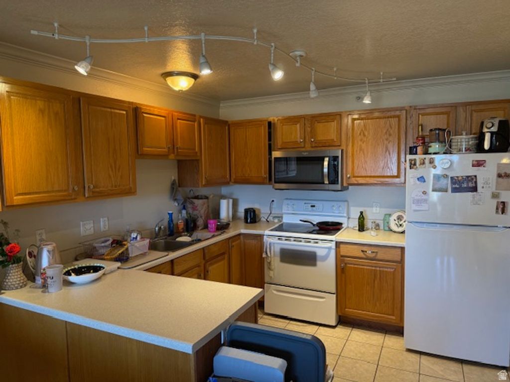 Image 4 of property listing at 567 N UNIVERSITY AVE #209, Provo, UT 84601
