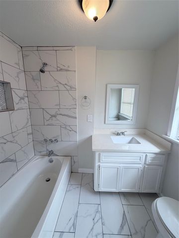 208 Preston Street, La Marque, TX 77568