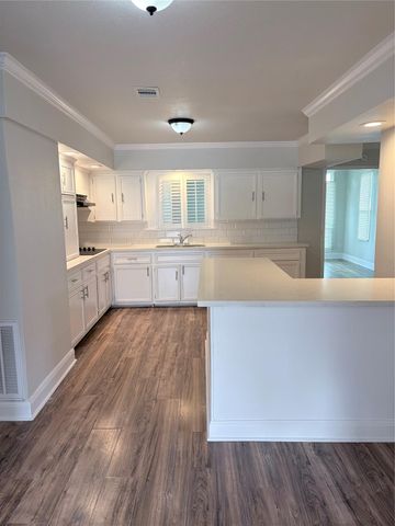 208 Preston Street, La Marque, TX 77568