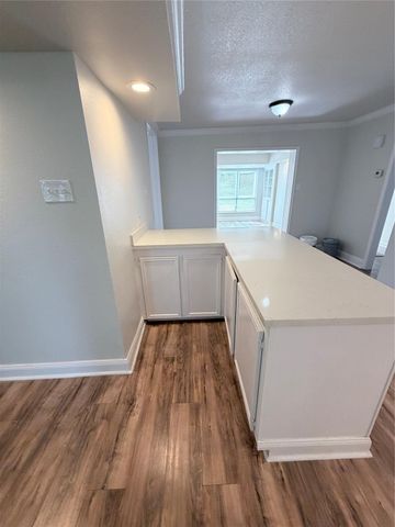 208 Preston Street, La Marque, TX 77568