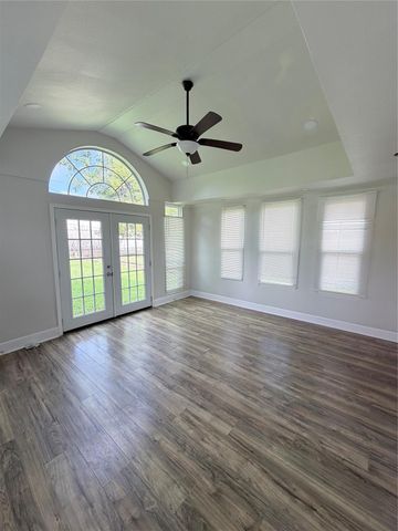 208 Preston Street, La Marque, TX 77568
