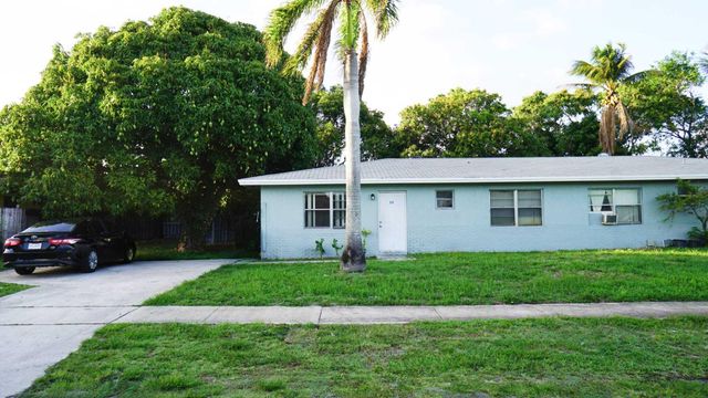 233 SE 26th Avenue, Boynton Beach, FL 33435
