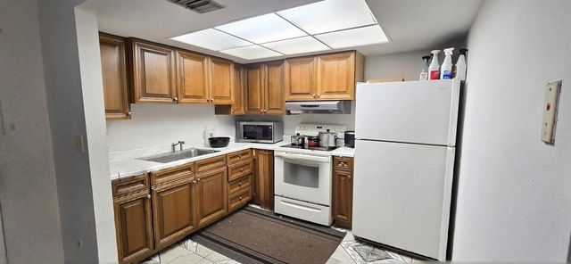 233 SE 26th Avenue, Boynton Beach, FL 33435