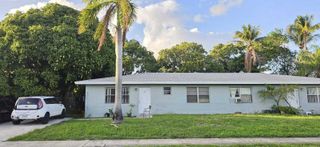 233 SE 26th Avenue, Boynton Beach, FL 33435