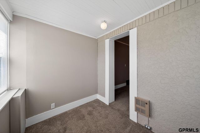 2880 Read Street, Omaha, NE 68112