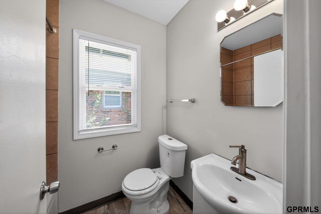 2880 Read Street, Omaha, NE 68112