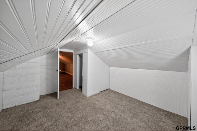 2880 Read Street, Omaha, NE 68112
