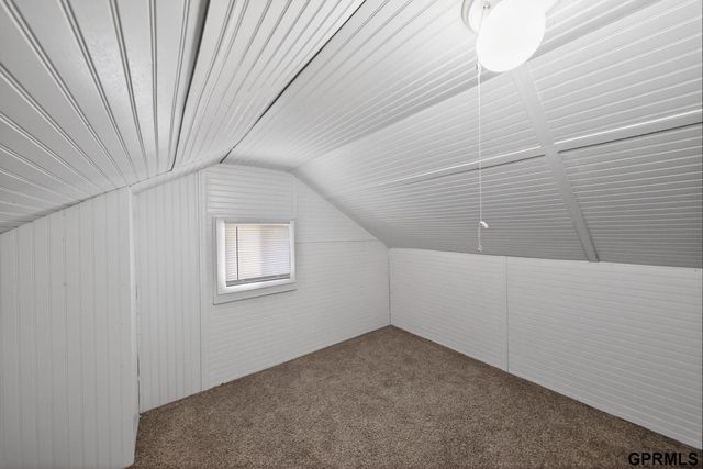 2880 Read Street, Omaha, NE 68112