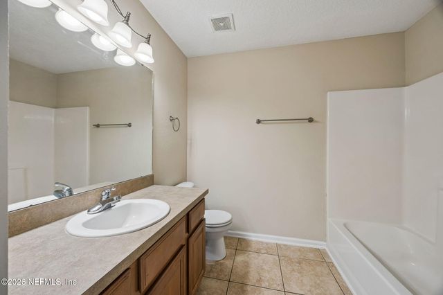 7055 DEER LODGE Circle 106, Jacksonville, FL 32256