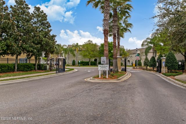 7055 DEER LODGE Circle 106, Jacksonville, FL 32256