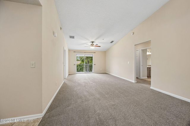 7055 DEER LODGE Circle 106, Jacksonville, FL 32256