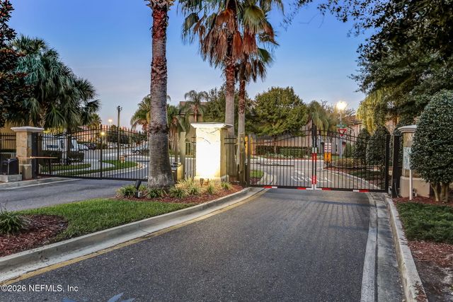 7055 DEER LODGE Circle 106, Jacksonville, FL 32256