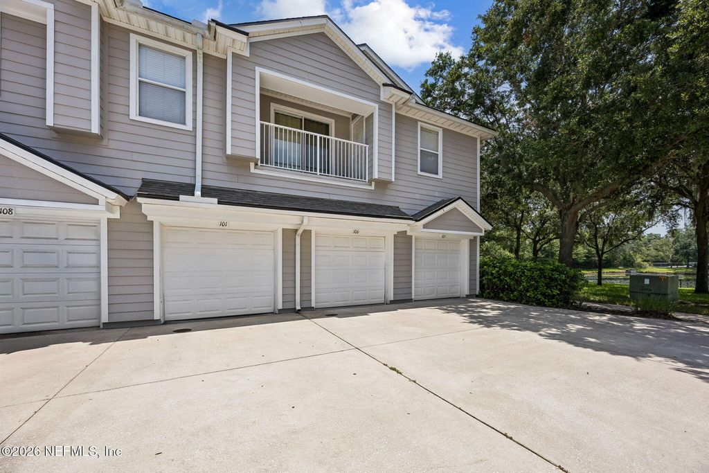 7055 DEER LODGE Circle 106, Jacksonville, FL 32256