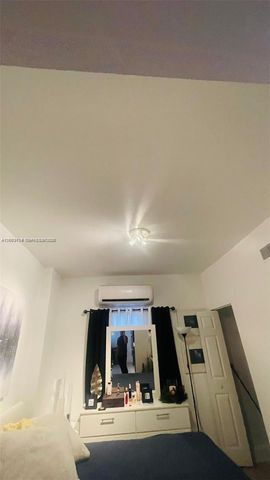 876 SW 2nd Street, Miami, FL 33130