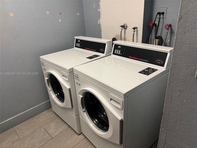 492 NW 165th St Rd C-309, Miami, FL 33169