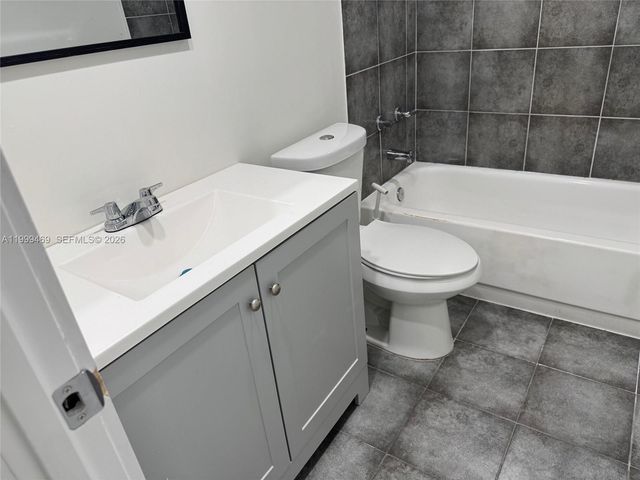 492 NW 165th St Rd C-309, Miami, FL 33169