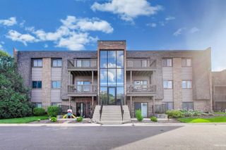 1440 Stonebridge Circle J12, Wheaton, IL 60189