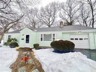 135 South Pierce Road, East Greenwich, RI 02818