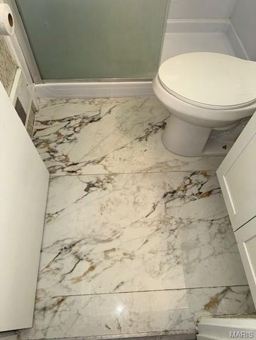 10746 Glen Garry Road, St Louis, MO 63137