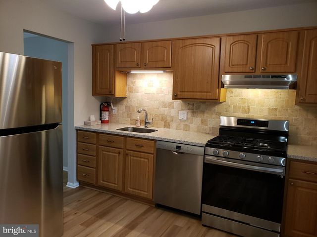 423 SAW MILL CT, Norristown, PA 19401