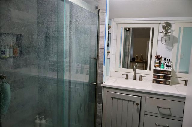 962 NW 445 Road, Centerview, MO 64019