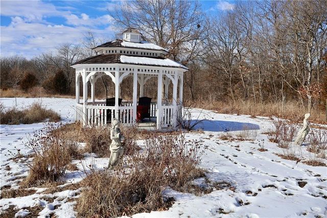 962 NW 445 Road, Centerview, MO 64019