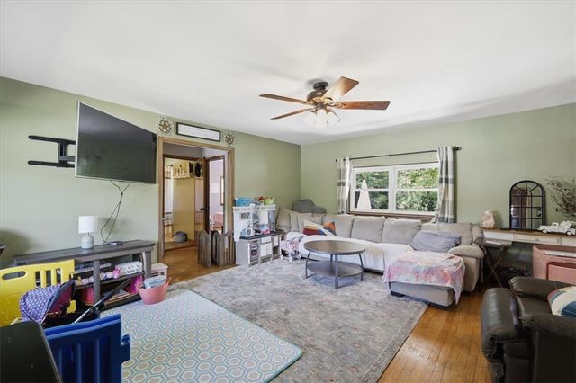 6409 4th Avenue, Lower Mt Bethel Twp, PA 18013