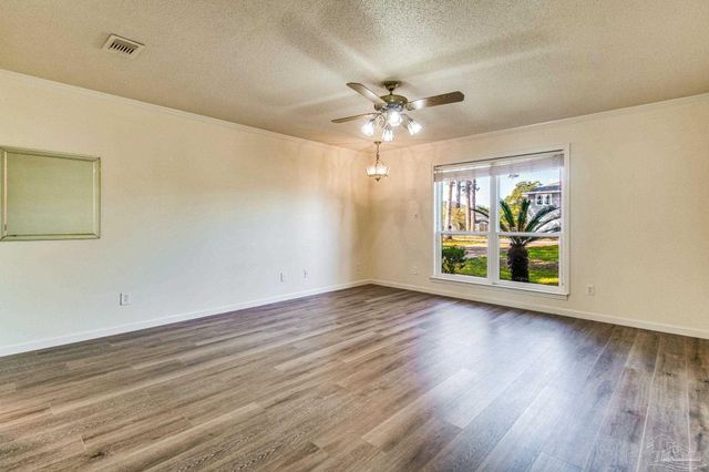 3021 Coral Strip Pkwy, Gulf Breeze, FL 32563