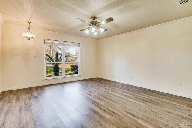 3021 Coral Strip Pkwy, Gulf Breeze, FL 32563