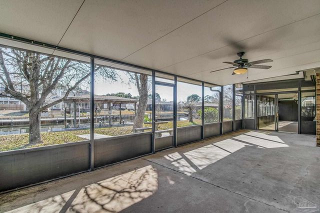 3021 Coral Strip Pkwy, Gulf Breeze, FL 32563