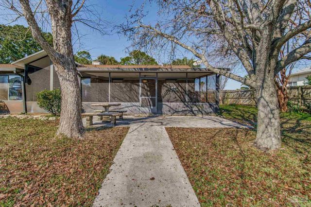 3021 Coral Strip Pkwy, Gulf Breeze, FL 32563