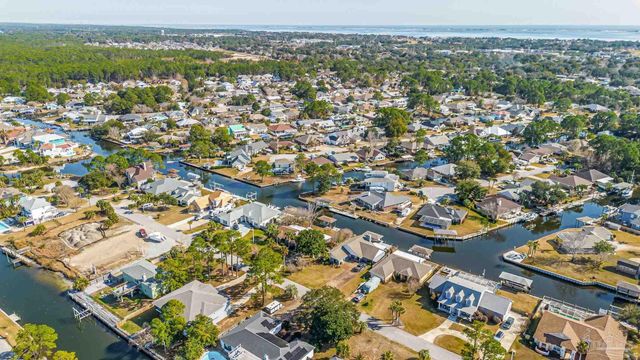 3021 Coral Strip Pkwy, Gulf Breeze, FL 32563