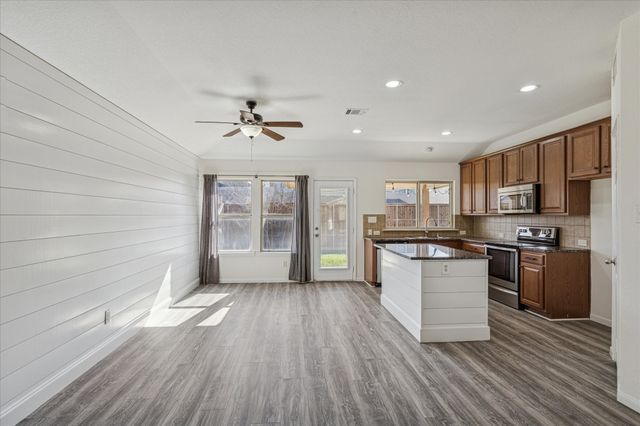 1405 Mesa Flats Drive, Fort Worth, TX 76052