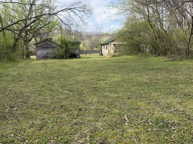 417 Trace Creek Rd, Hohenwald, TN 38462