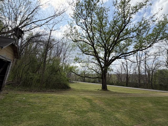417 Trace Creek Rd, Hohenwald, TN 38462