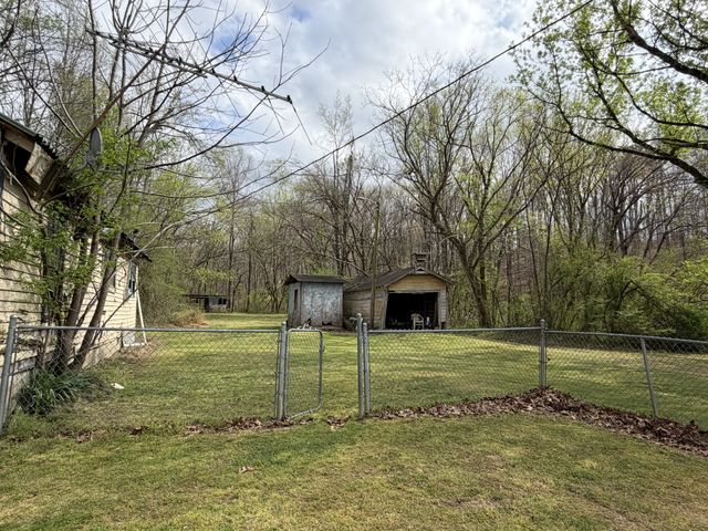 417 Trace Creek Rd, Hohenwald, TN 38462