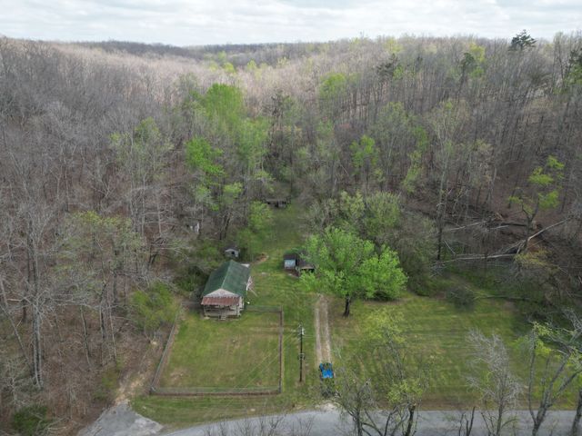 417 Trace Creek Rd, Hohenwald, TN 38462