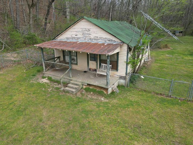 417 Trace Creek Rd, Hohenwald, TN 38462