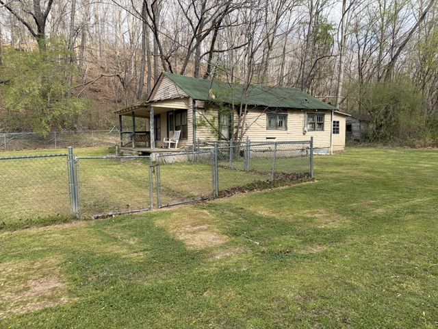 417 Trace Creek Rd, Hohenwald, TN 38462