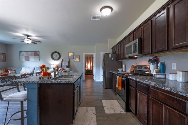 29273 Spur Circle, Mcloud, OK 74851