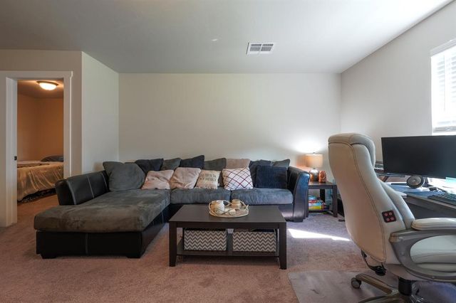 29273 Spur Circle, Mcloud, OK 74851