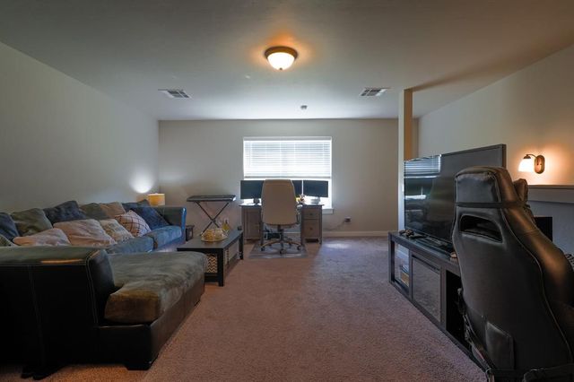 29273 Spur Circle, Mcloud, OK 74851