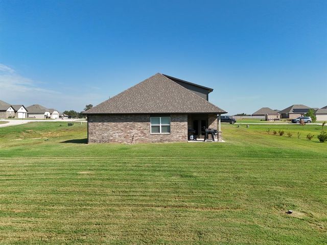 29273 Spur Circle, Mcloud, OK 74851