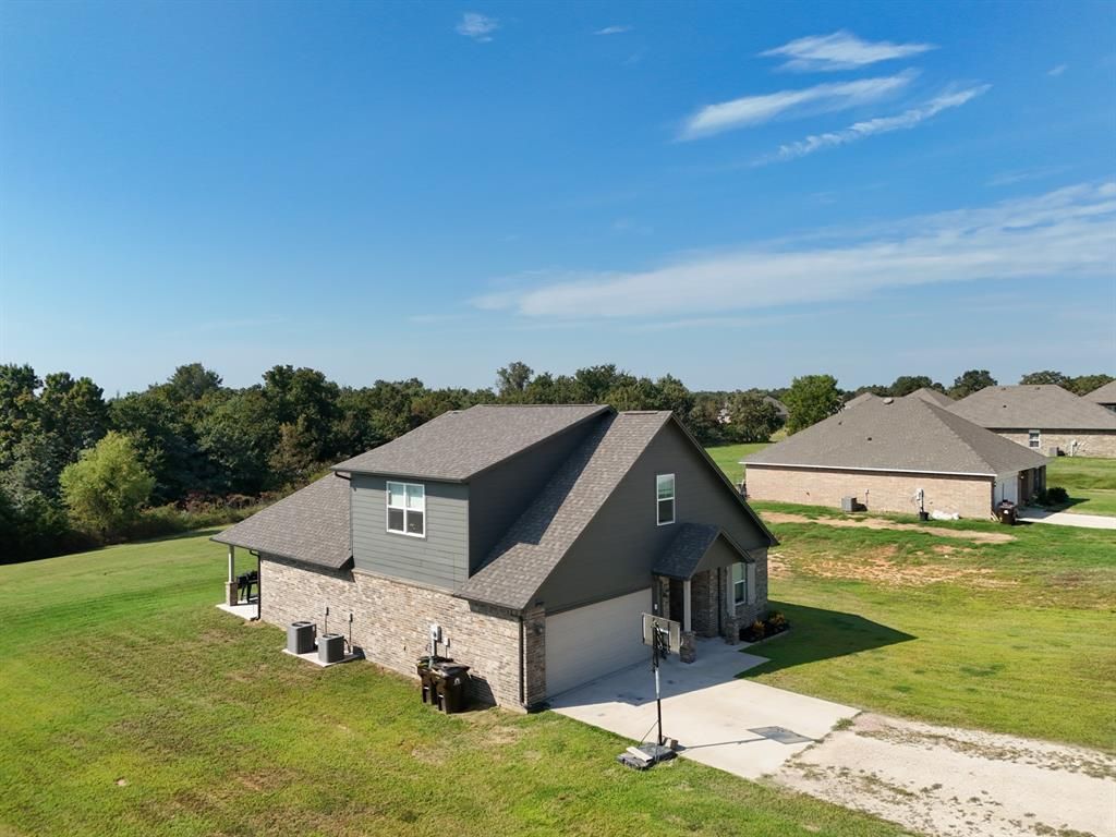 29273 Spur Circle, Mcloud, OK 74851