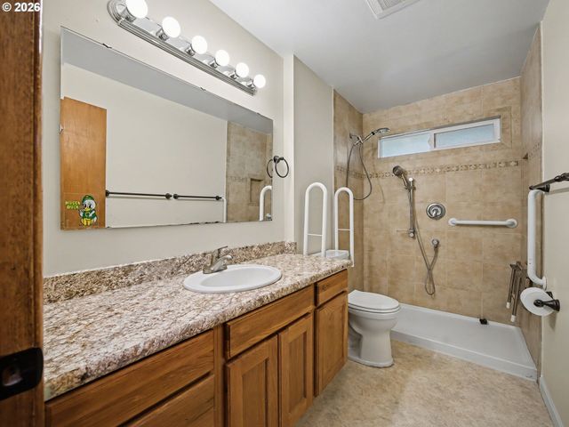 10336 Ne RUSSELL Ct, Portland, OR 97220